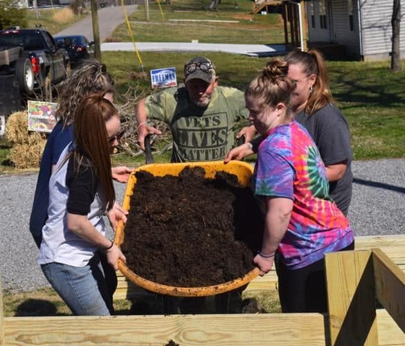 Frontline Gardens assists local veteran by installing a garden